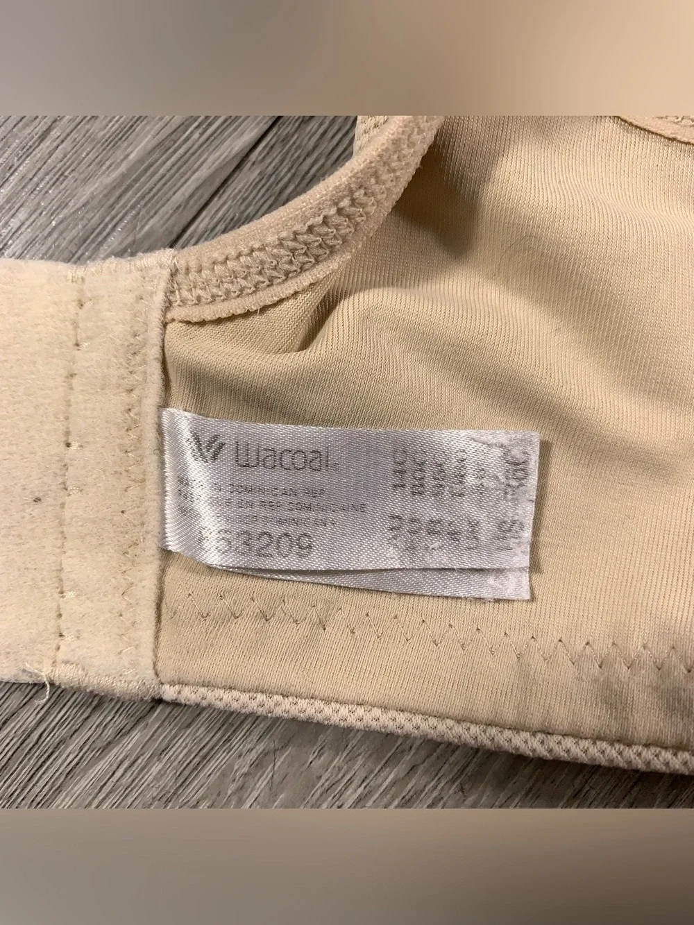 WACOAL Underwire High Impact Sports Bra Beige/Nude size 36C